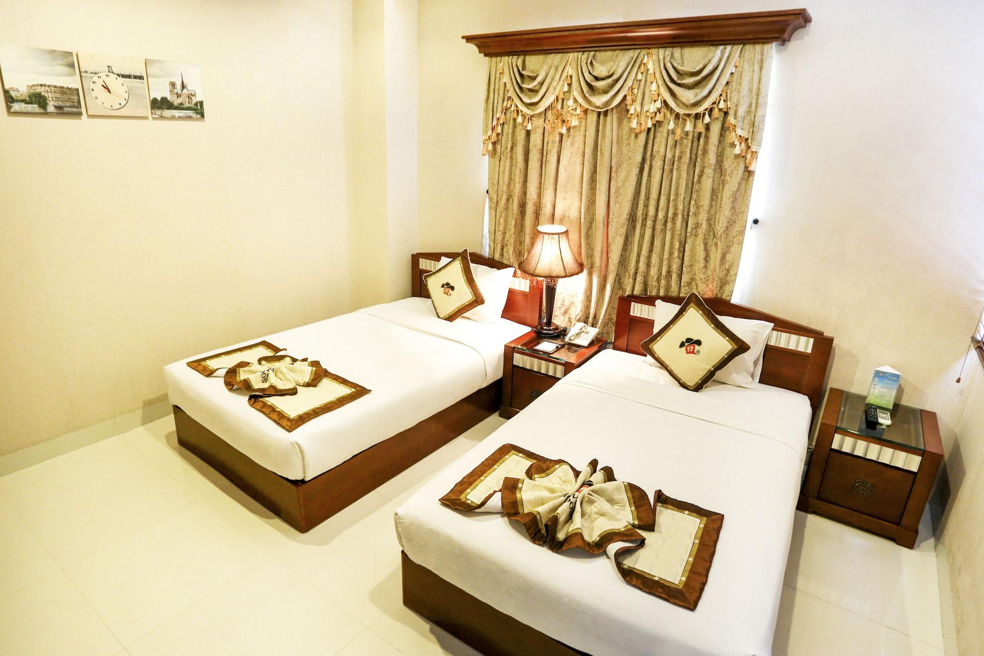 Seventeen Saloon Hotel Da Nang Bagian luar foto