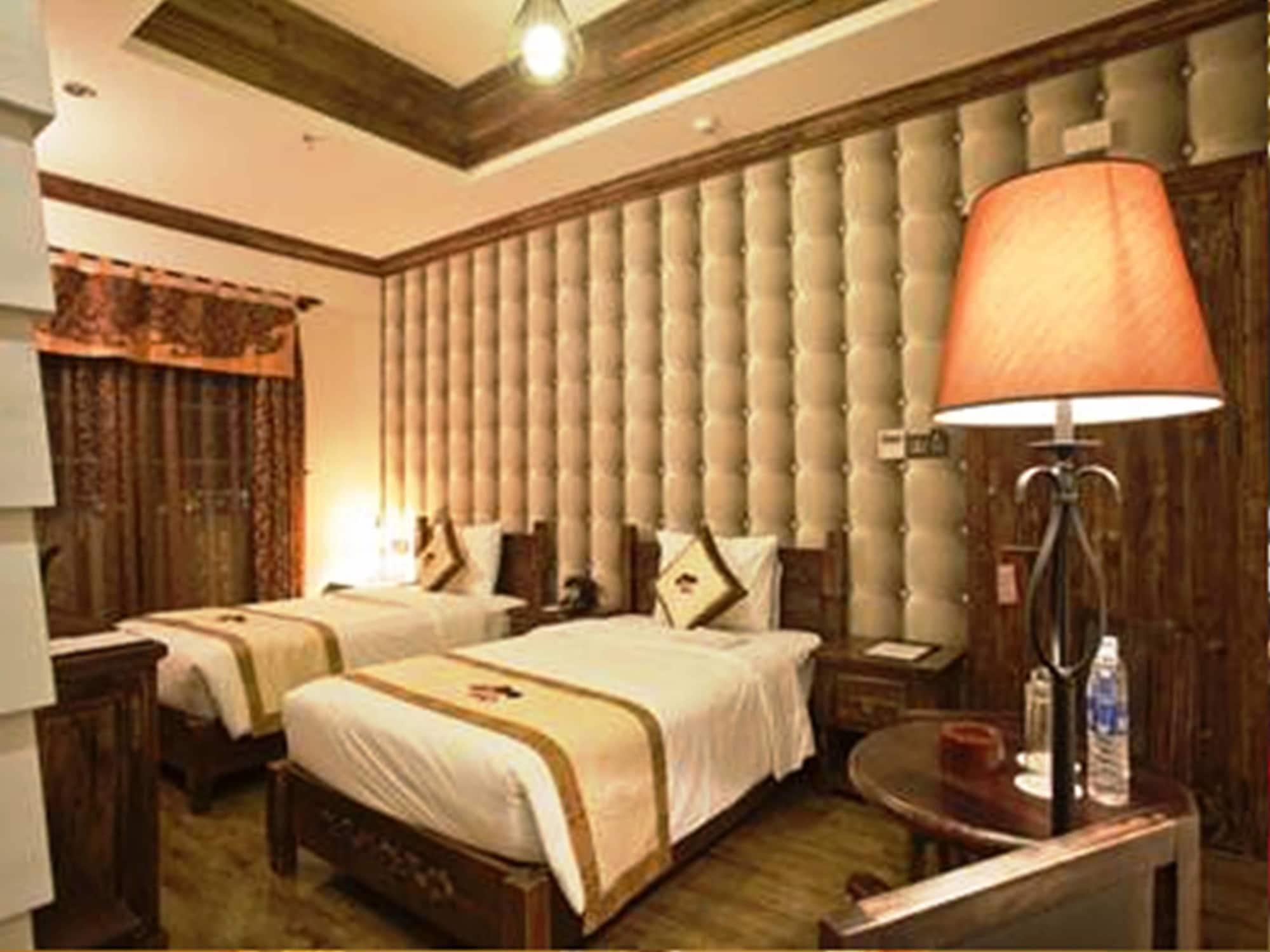 Seventeen Saloon Hotel Da Nang Bagian luar foto