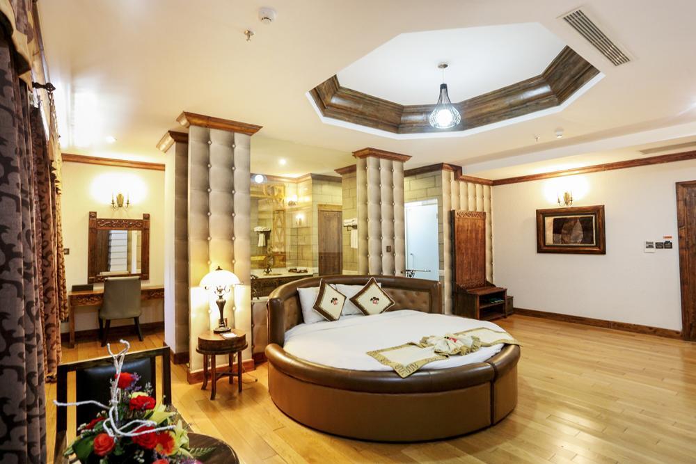 Seventeen Saloon Hotel Da Nang Bagian luar foto