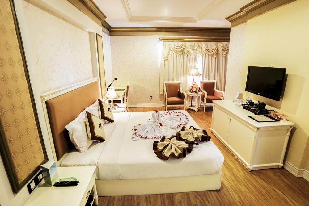 Seventeen Saloon Hotel Da Nang Bagian luar foto