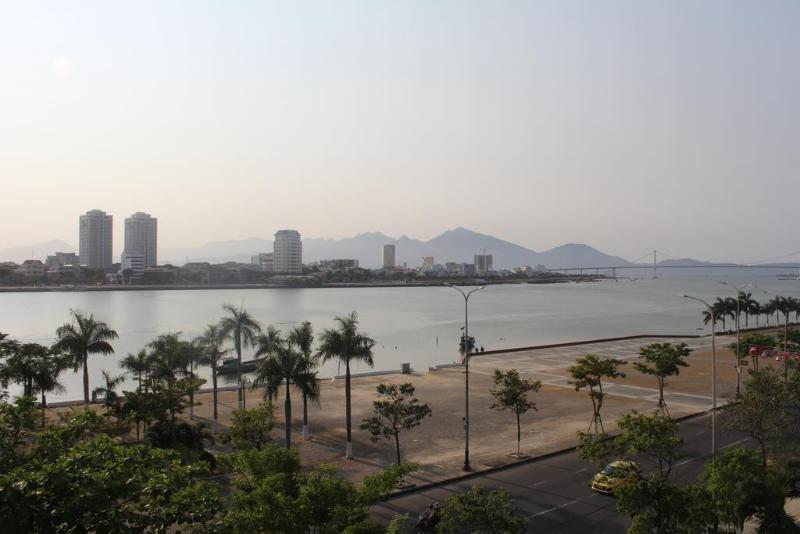 Seventeen Saloon Hotel Da Nang Bagian luar foto